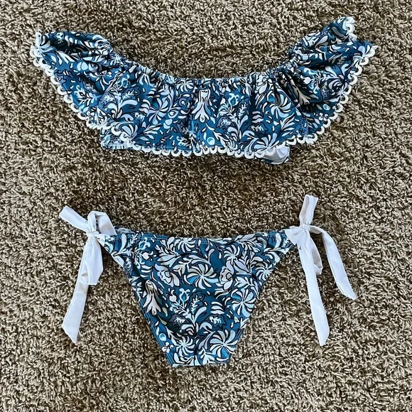 Floral Off-Shoulder Bikini Set - Picture 2 of 5